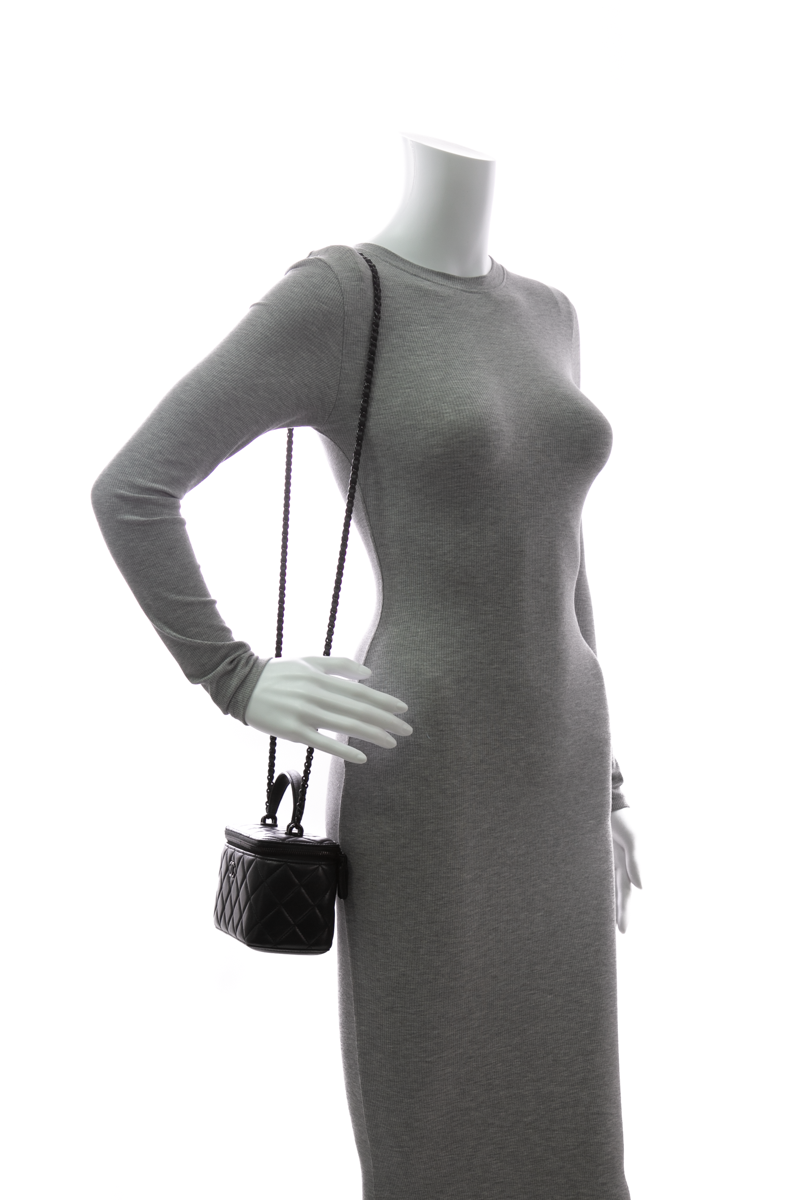 Vanity Case with Chain