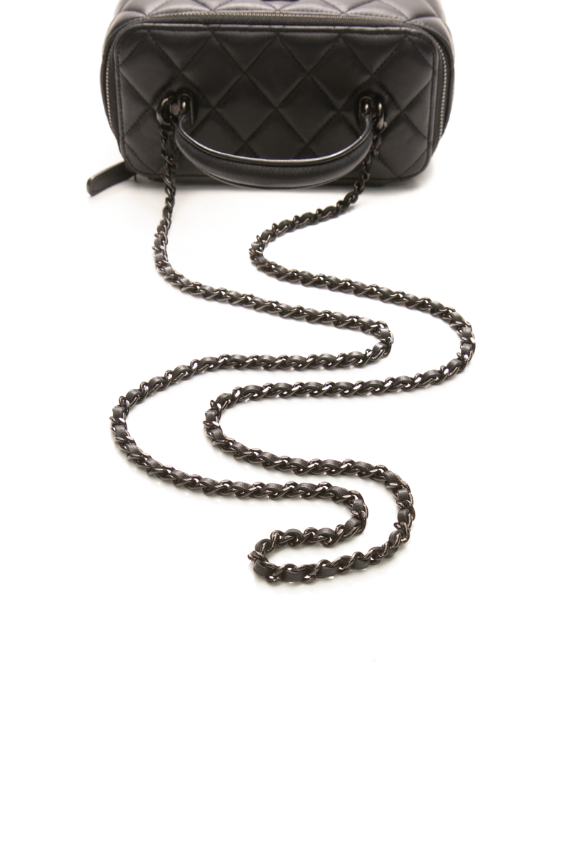 Vanity Case with Chain