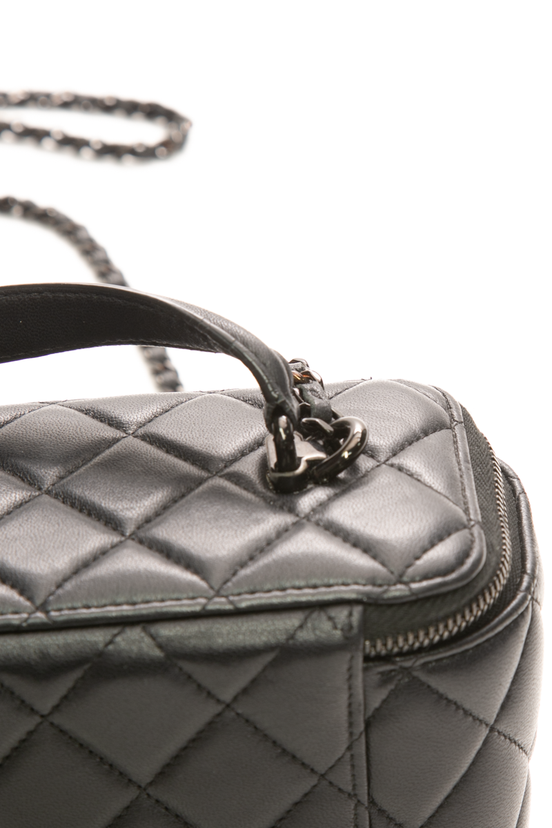 Vanity Case with Chain