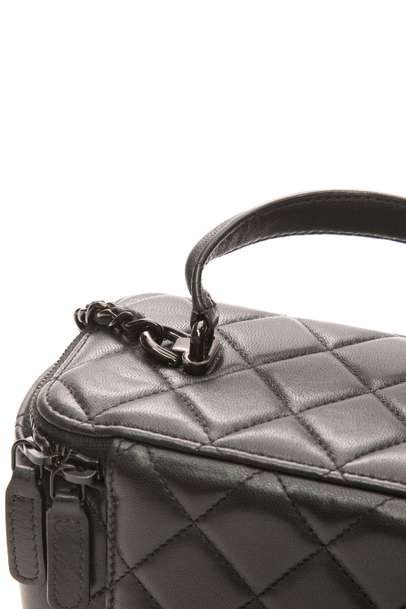 Vanity Case with Chain