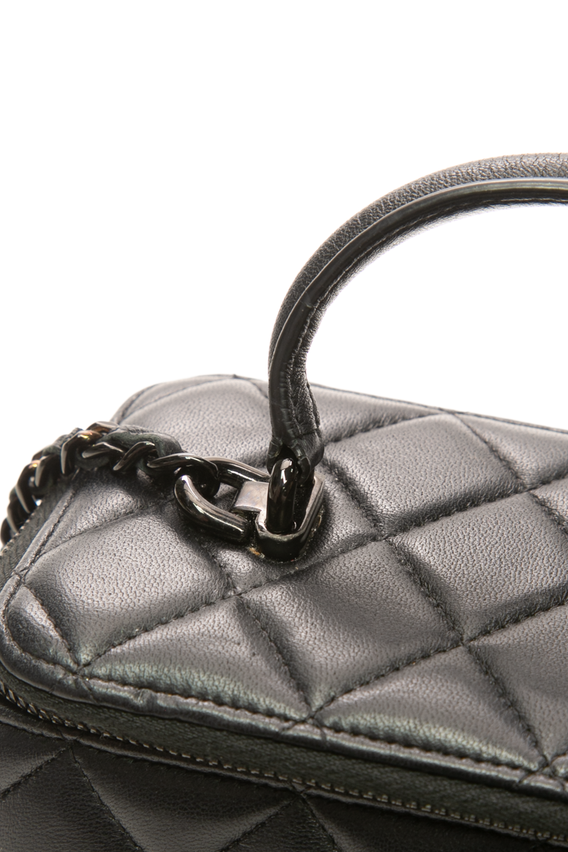 Vanity Case with Chain