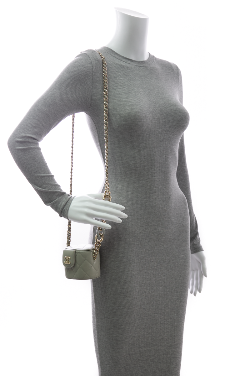 Chanel-Mini-Vanity-Case-295277