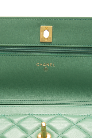 Pearl Crush Wallet On Chain