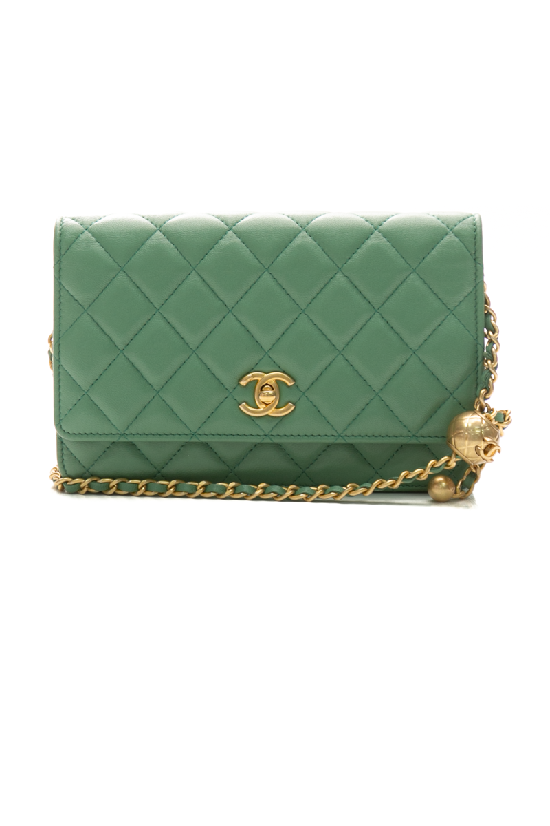 Chanel-Pearl-Crush-Wallet-On-Chain-295645