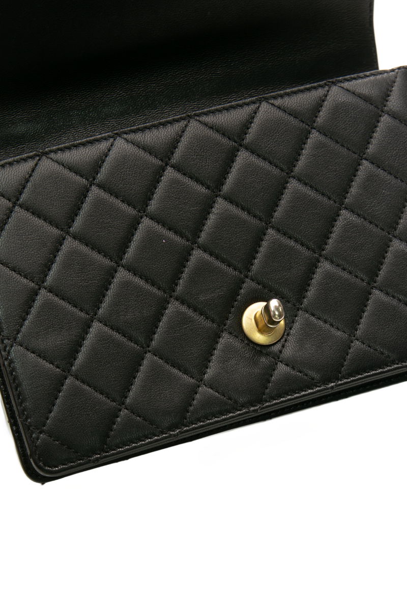 Small Chic Pearls Flap Bag