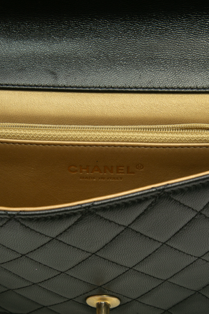 Small Chic Pearls Flap Bag