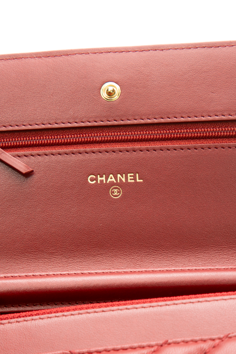 Metiers D'Art Wallet on Chain