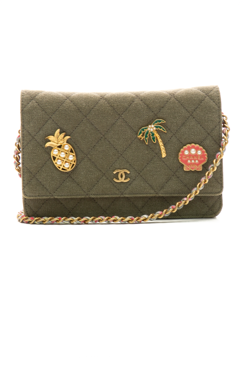 Chanel-Wallet-on-Chain-296111