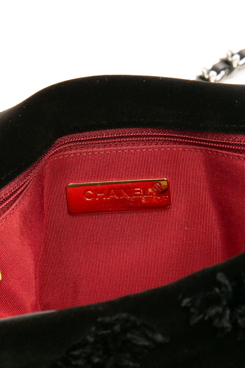 Medium Chanel 19 Bag
