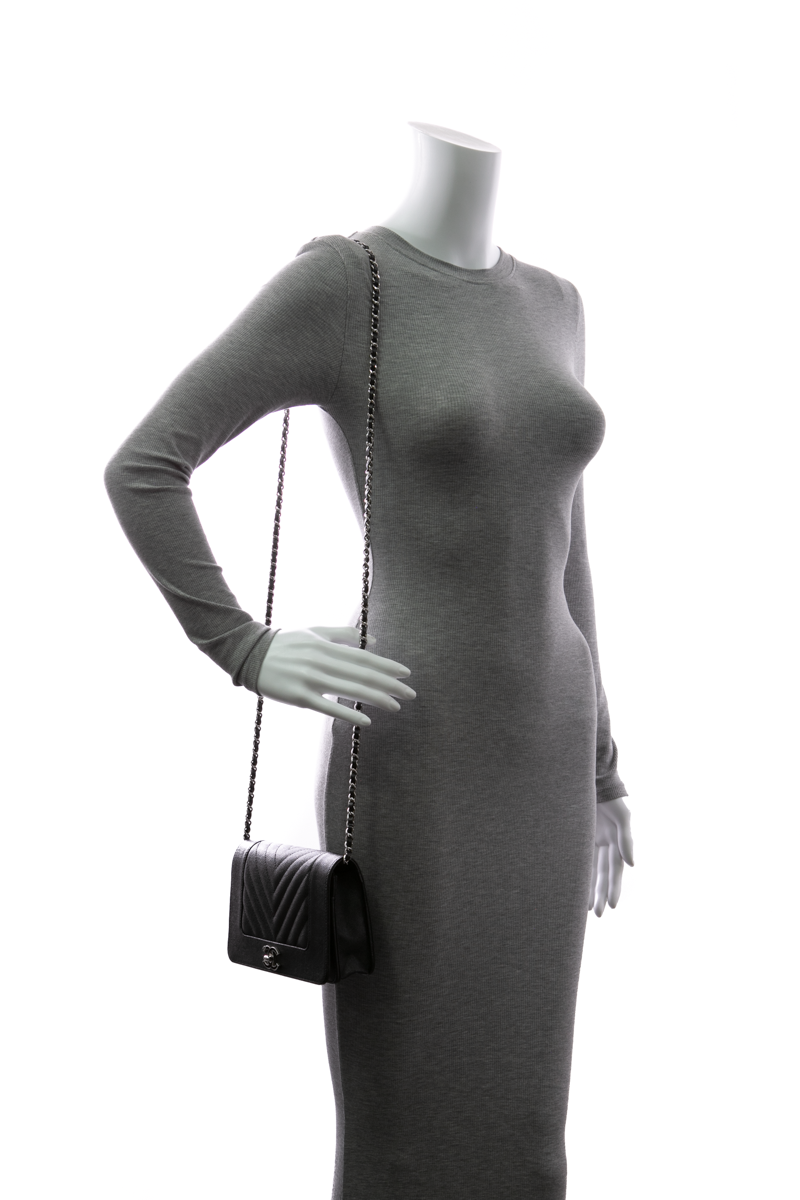 Chanel-Mademoiselle-Wallet-on-Chain-296825