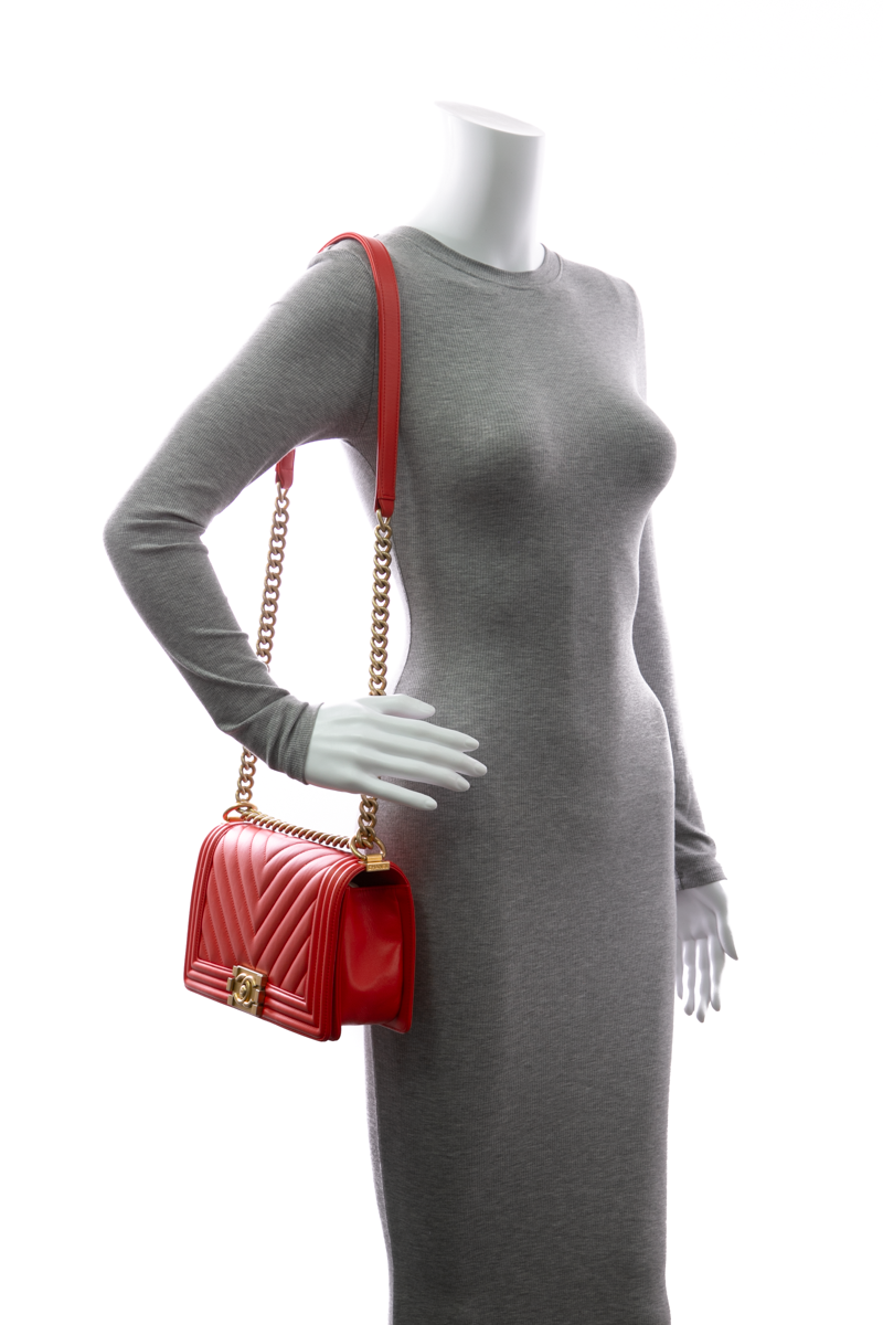 Chanel-Medium-Boy-Bag-296901