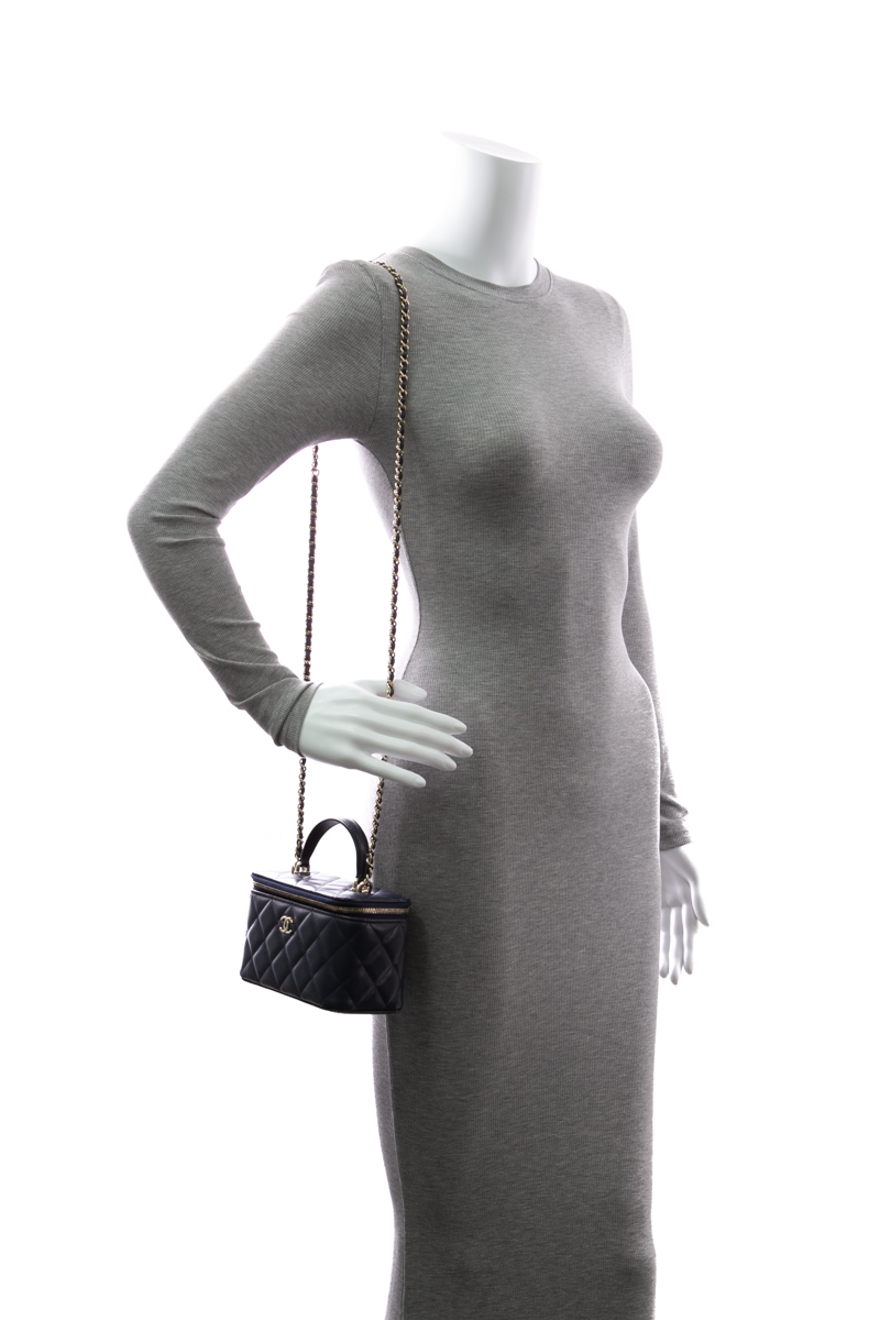 Chanel-Small-Vanity-Case-297273