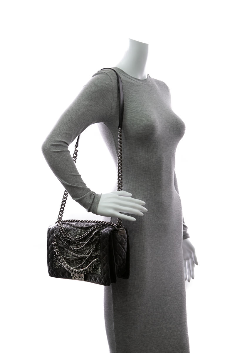 Chanel-Enchained-Large-Boy-Bag-297619