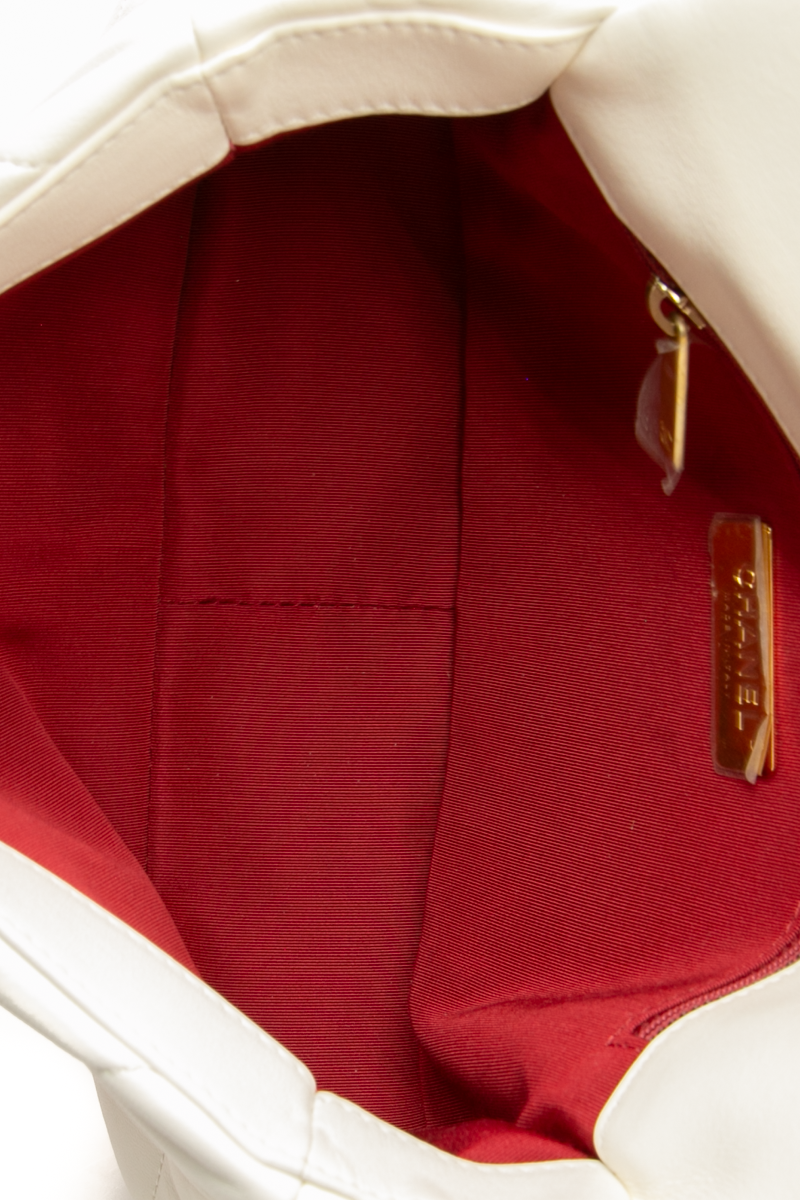 Medium Chanel 19 Bag
