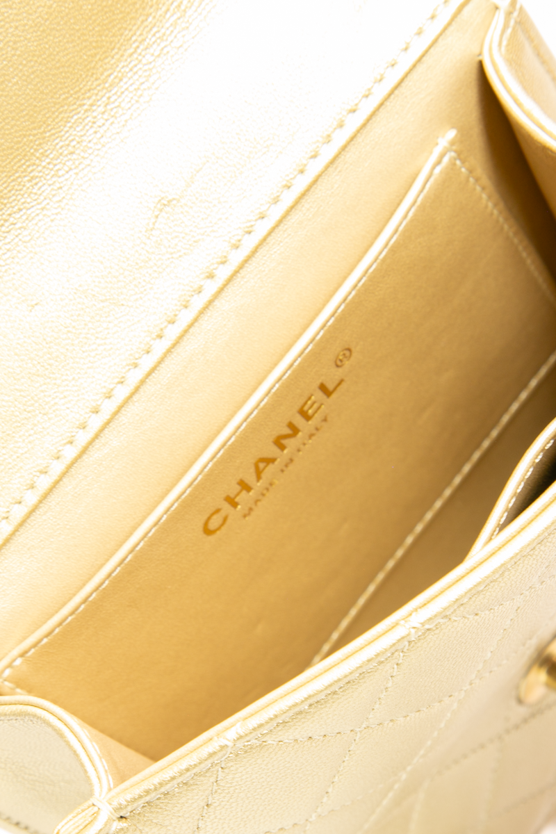 Chic Pearls Crossbody Bag
