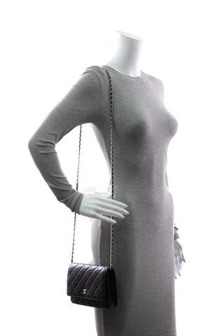 Chanel-Classic-Wallet-on-Chain-299043