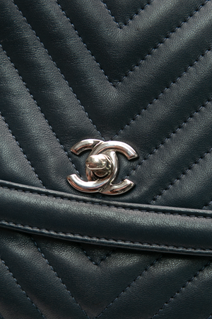 Medium Round CC Flap Bag