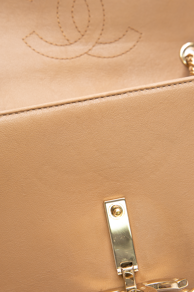 Small Subtle Flap Bag