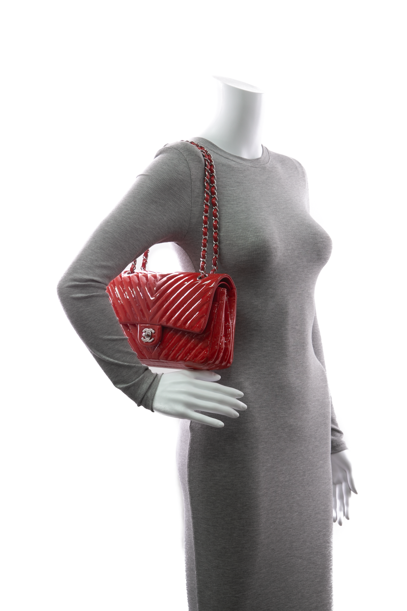 Chanel-Chevron-Medium-Double-Flap- Bag-299313