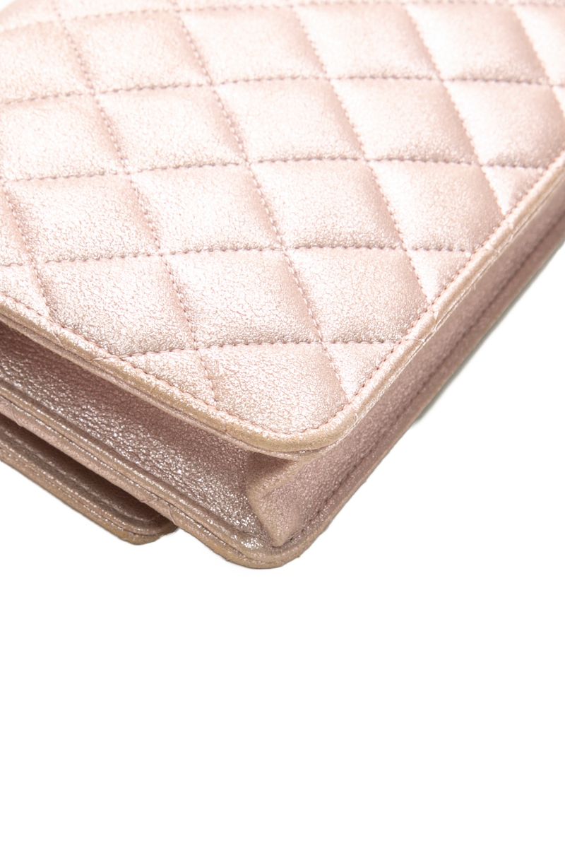 Iridescent Wallet on Chain