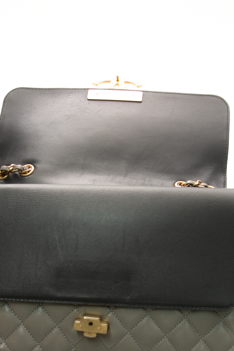 CC Chic Medium Double Flap Bag