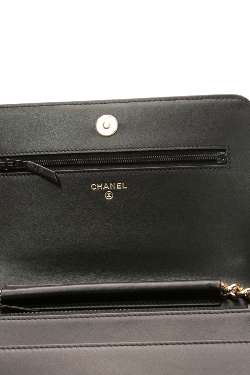 Boy Wallet On Chain