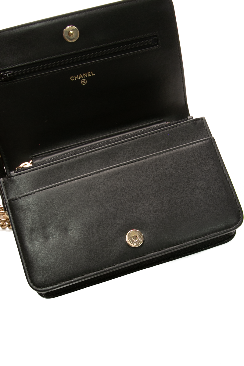 Boy Wallet On Chain