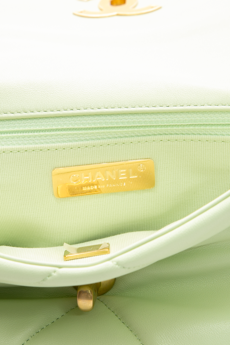 Medium Chanel 19 Bag