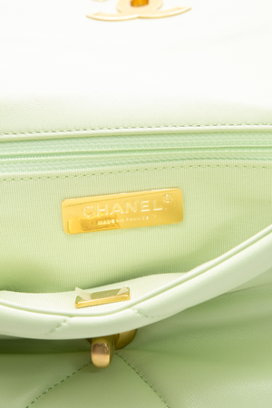 Medium Chanel 19 Bag