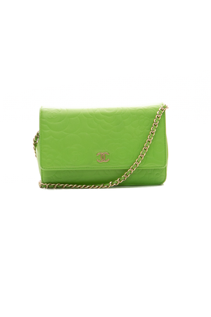 Chanel-Camellia-Wallet-on-Chain-299564