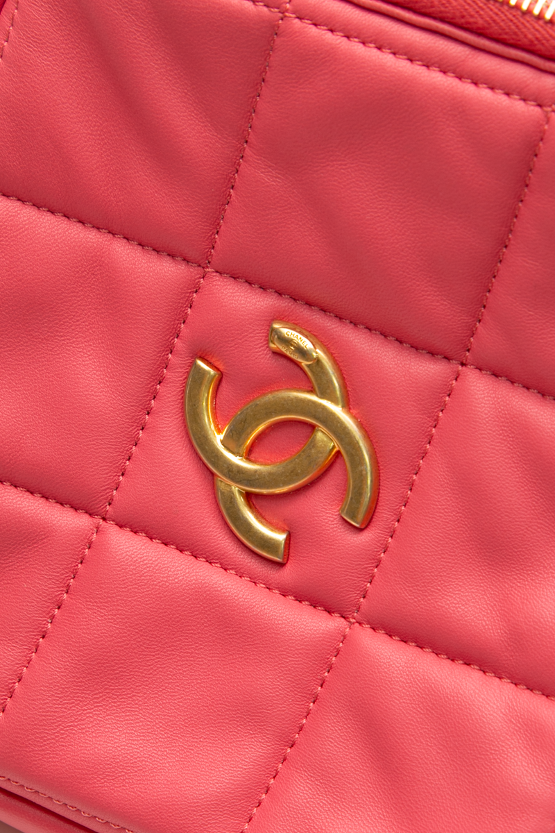 Diamond Clutch with Chain