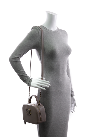 Chanel-Coco-Curve-Vanity-Case-300018