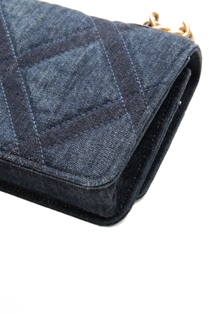 Chanel 19 Wallet On Chain