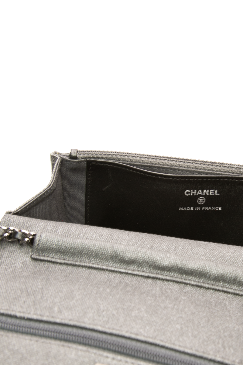 Space Charms Reissue Wallet on Chain