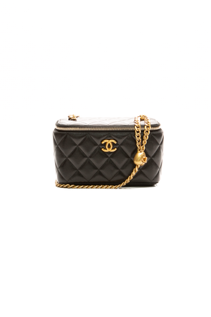Chanel-Pillow-Crush-Vanity-on-Chain-300494