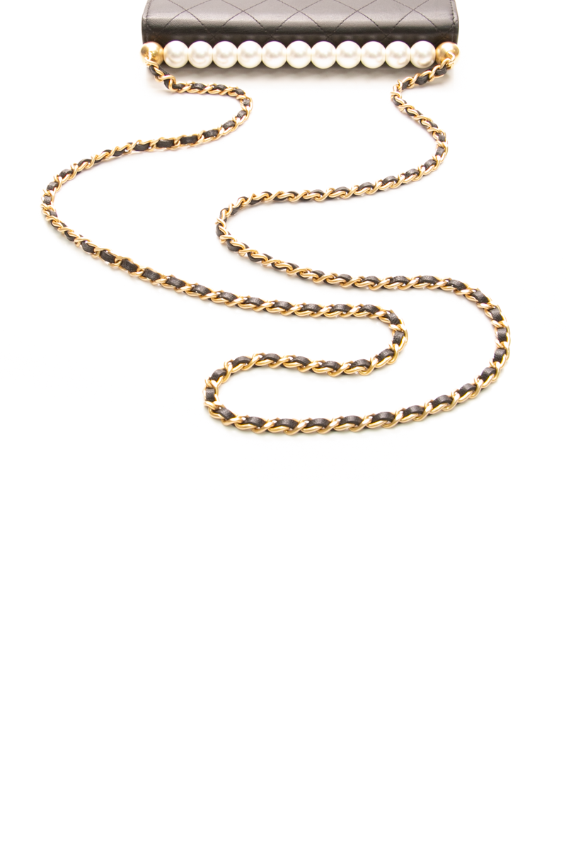 Chic Pearls Clutch with Chain
