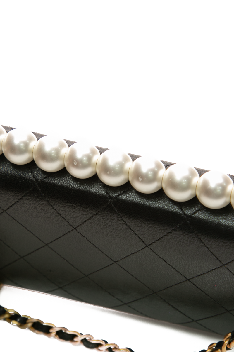 Chic Pearls Clutch with Chain