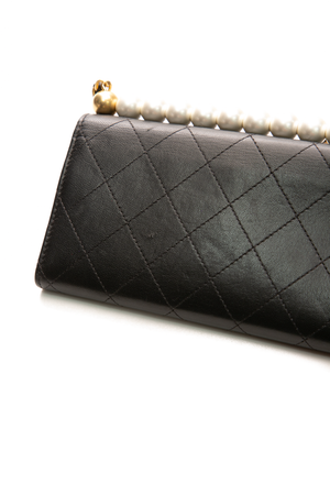 Chic Pearls Clutch with Chain
