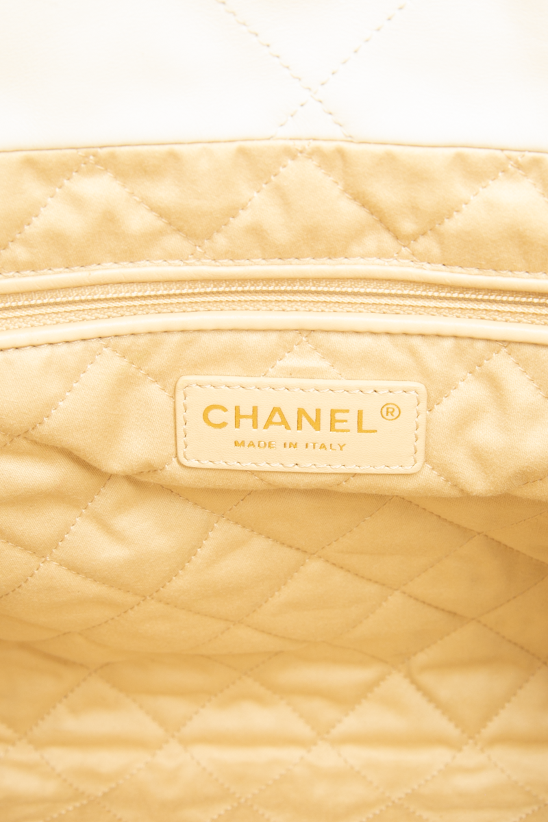 Chanel 22 Hobo Bag