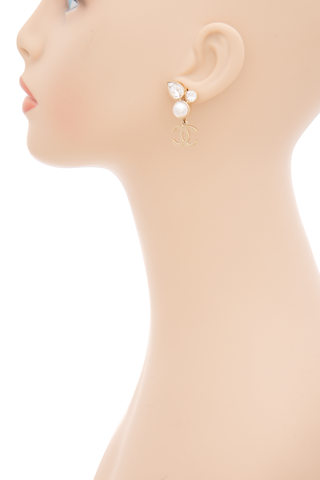 Chanel-Crystal-Pearl-CC-Drop-Earrings-299153