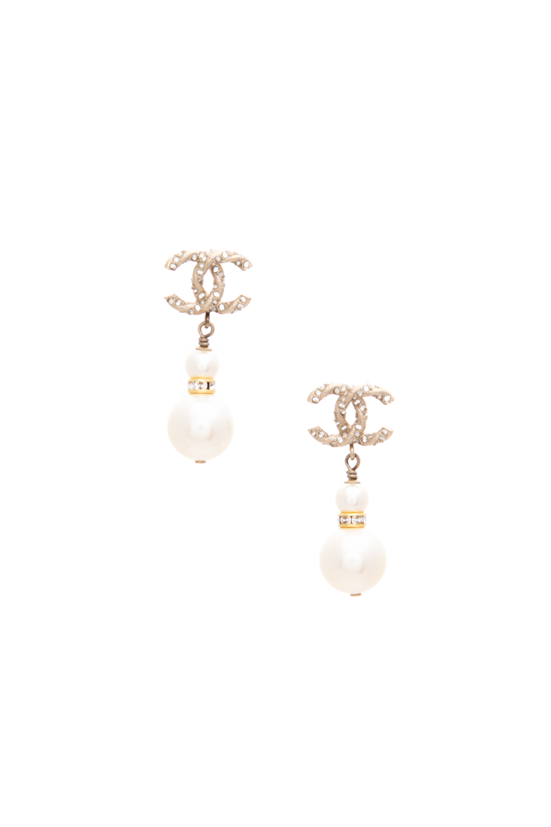 Chanel-Pearl-CC-Drop-Earrings-299912