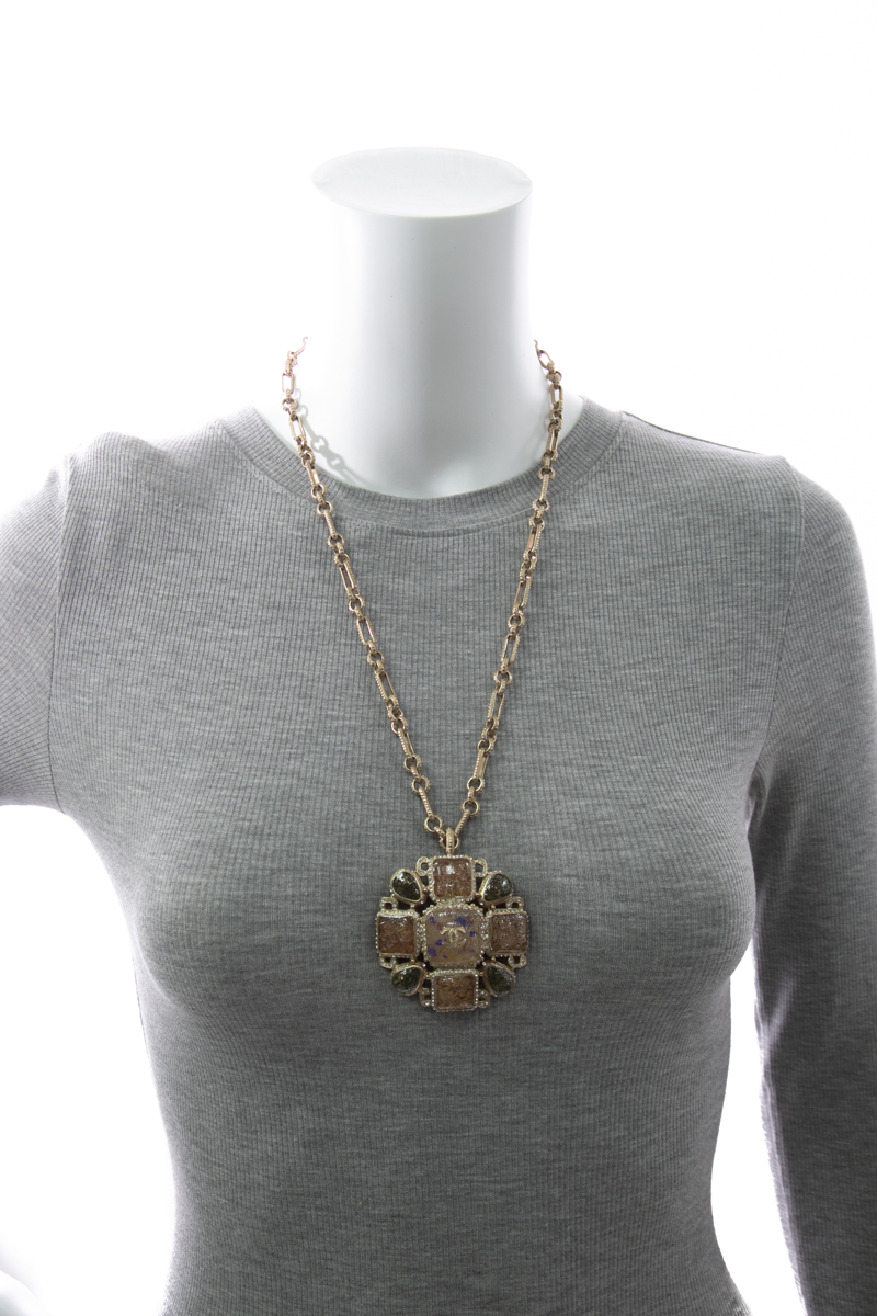 Chanel-Glitter-Gripoix-Necklace-295883