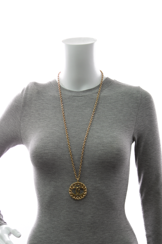 Chanel-CC-Heart-Pendant-Necklace-299931