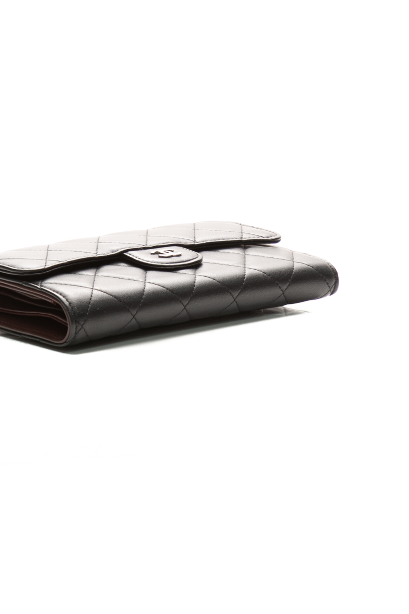 Classic L Flap Wallet