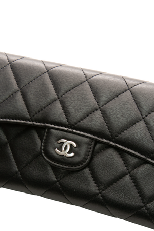 Classic L Flap Wallet