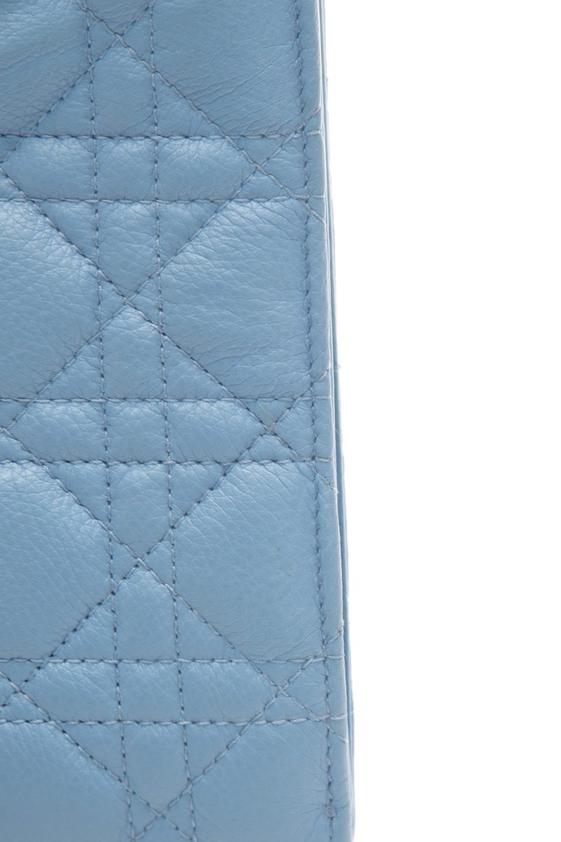 Caro Phone Holder with Chain