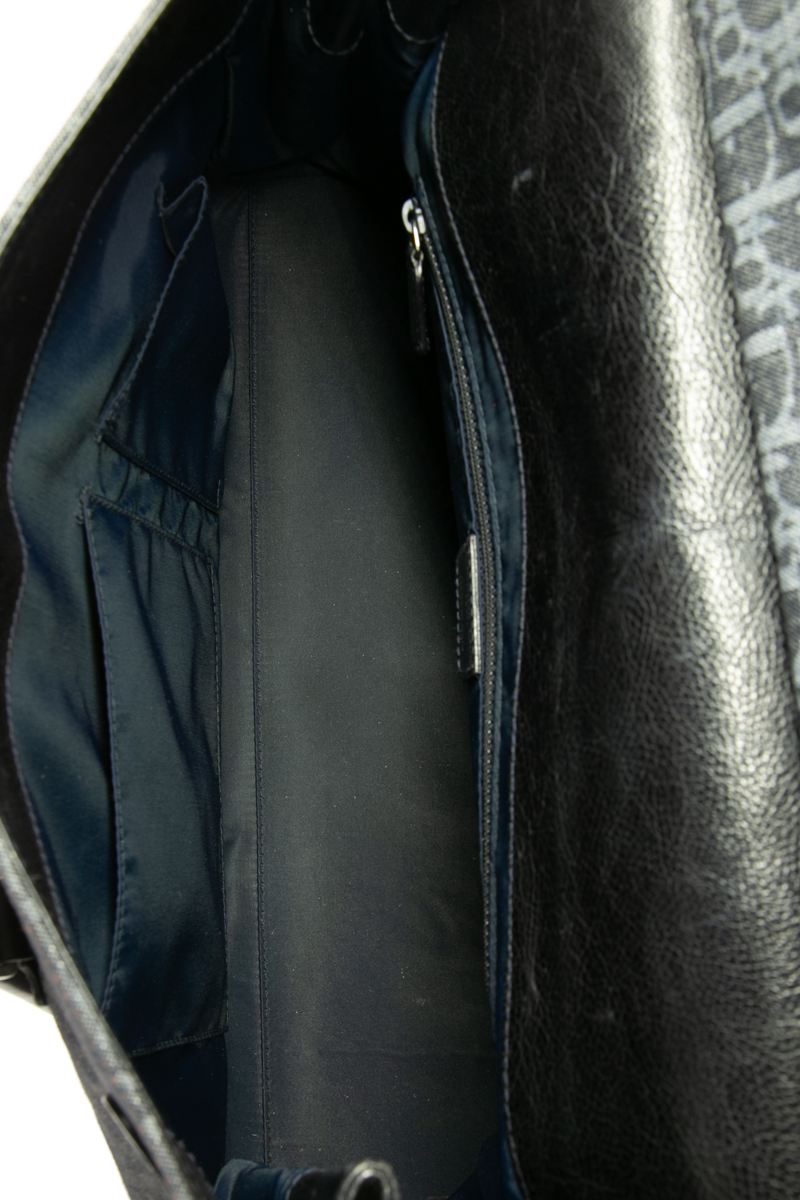 Flight Flap Tote Bag