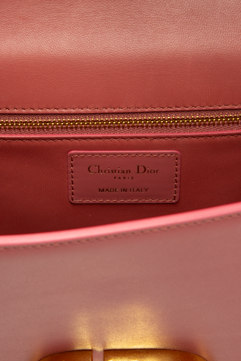 30 Montaigne Flap Bag