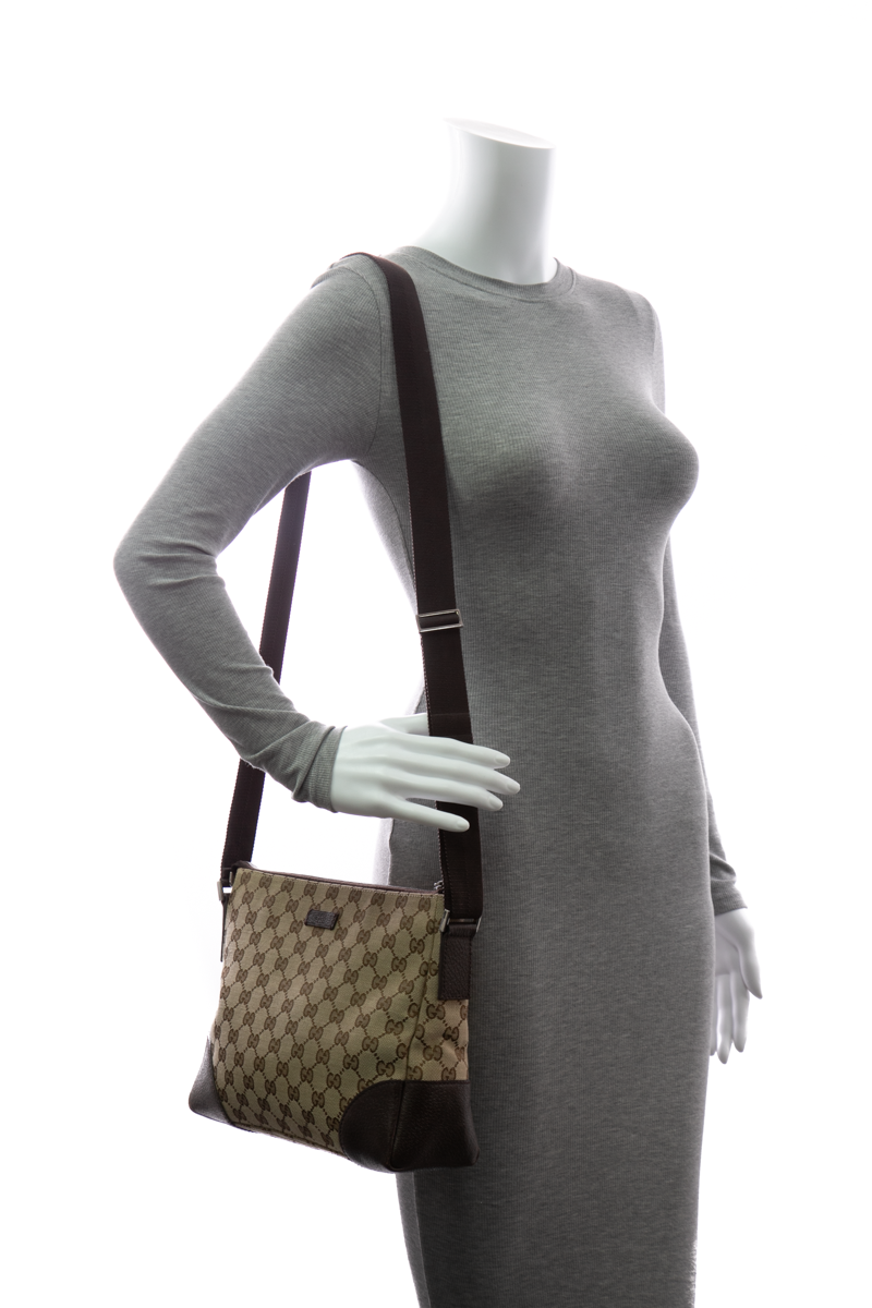 GG Canvas Shoulder Bag