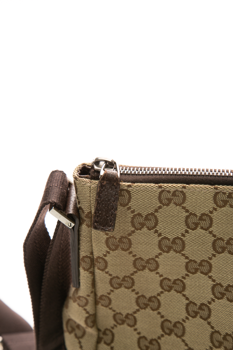 GG Canvas Shoulder Bag